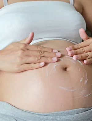 Celebrity Tips For Managing Pregnancy Stretch Marks In 2022